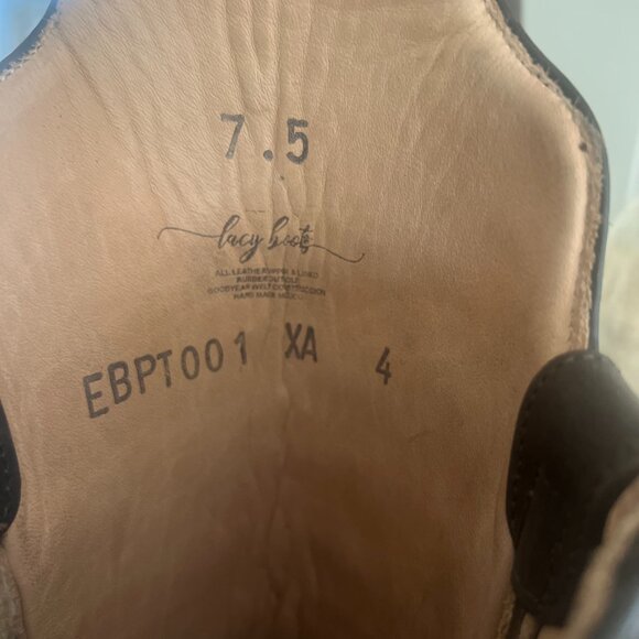 Lacy Brand Boots - Brown with Lavender Embossed Size 7.5 - Picture 5 of 5